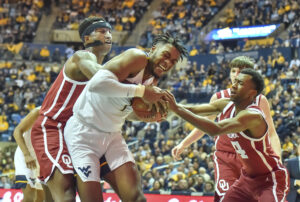HOOPS BLOG: Bob Huggins opens up on the toll Derek Culver pays by playing near the rim